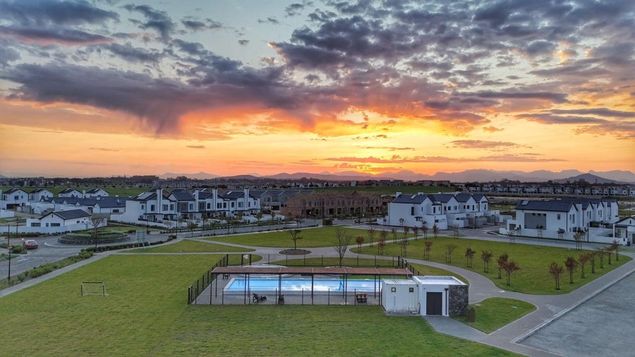 To Let 3 Bedroom Property for Rent in Le Coste Estate Western Cape